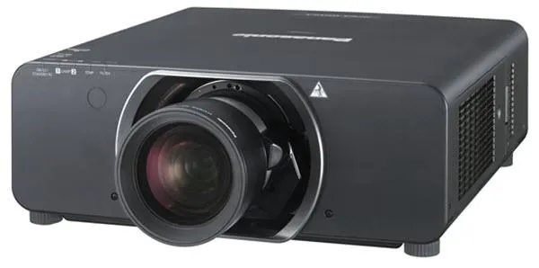 Zwarte Panasonic PT-DZ110 3-chip installatiebeamer met grote lens