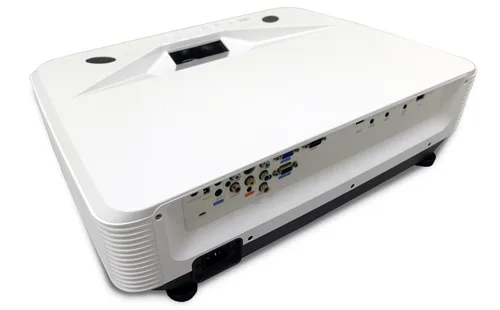 Witte Vivitek DH765Z-UST ultra short throw laserbeamer, schuin van achteren met de aansluitingen in beeld